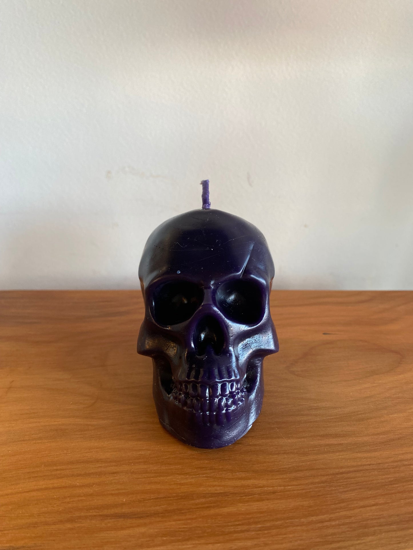 Echo Valley Apiaries - Skull Candle (Purple)