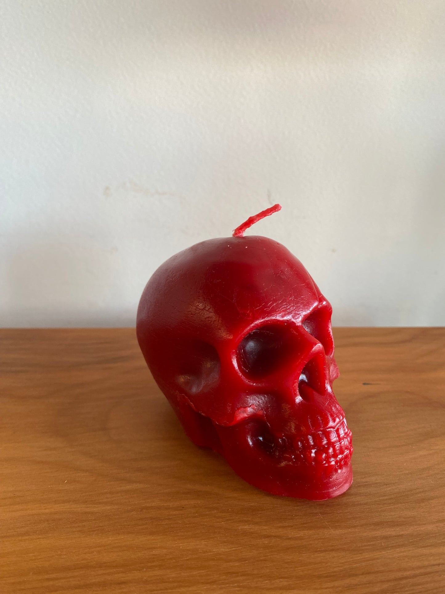 Echo Valley Apiaries - Skull Candle (Red)