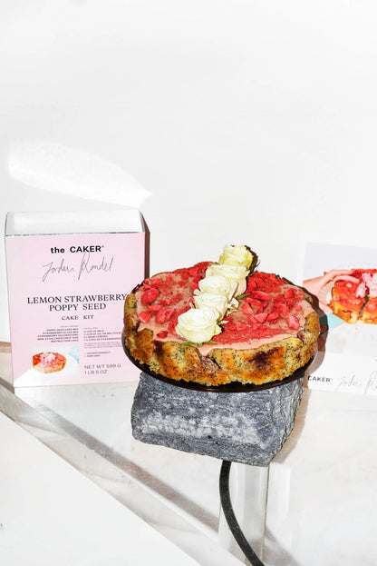 The Caker - Lemon Strawberry Cake Kit